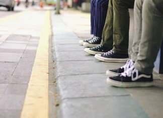 Co lepsze trampki czy adidasy? Co lepsze trampki czy adidasy?