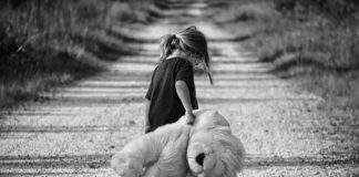 Co zrobić żeby dziecku nie zatykały się uszy w samolocie?