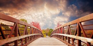 Jak wybić przednia szybę?