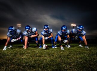 Dlaczego piłkarze tną getry?