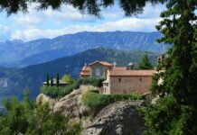 Czy zakon i klasztor to to samo?