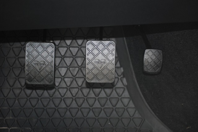 Jak się nazywa hamulec ręczny? Jak się nazywa hamulec ręczny?