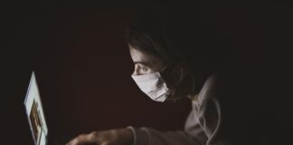 Ile powinna wynosić odległość rezerwową pedału hamulca od podłogi?