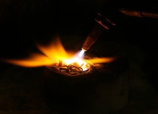 Ile zarabia spawacz?