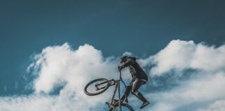 Czy hełm chroni przed kulami?