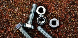 Czy gasić auto na postoju?