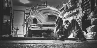 Jak naprawić Skrzypiąca deskę rozdzielcza?