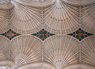 Ile wentylatorów w obudowie?