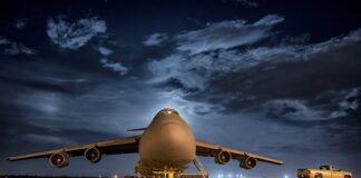 Czy z zatkanym uchem można lecieć samolotem?