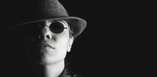 Jak złodziej otwiera drzwi?