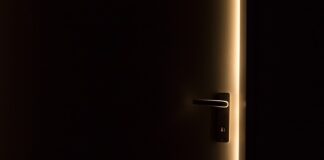 Jak podnieść drzwi audi a3 8l?